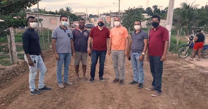 Camacã: Moradores do Brogodó felizes com o casacalhamento e patrolamento do bairro
